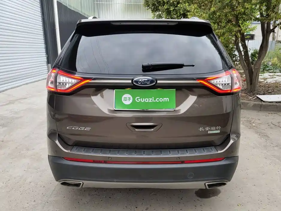 Edge EcoBoost 245 2 WD Elite Sharp 5-seat