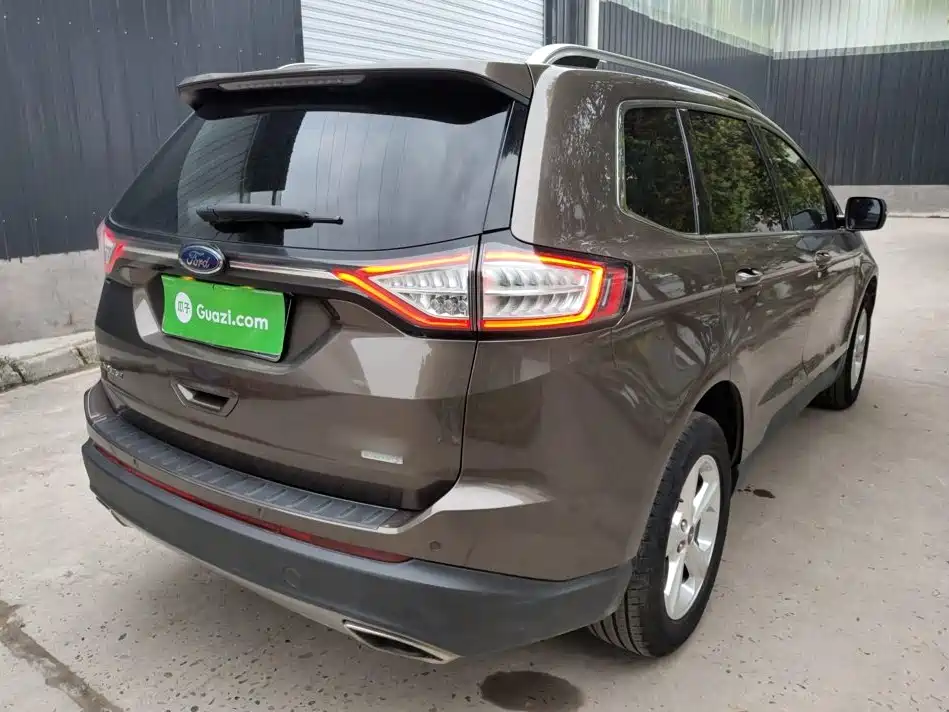 Edge EcoBoost 245 2 WD Elite Sharp 5-seat