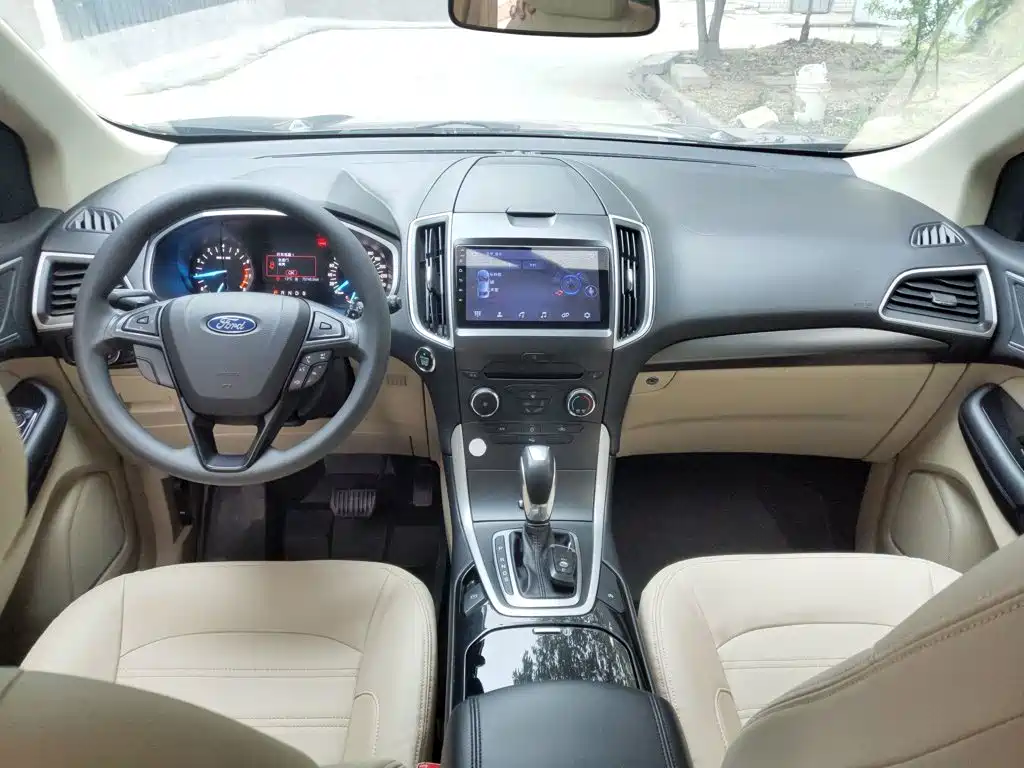 Edge EcoBoost 245 2 WD Elite Sharp 5-seat