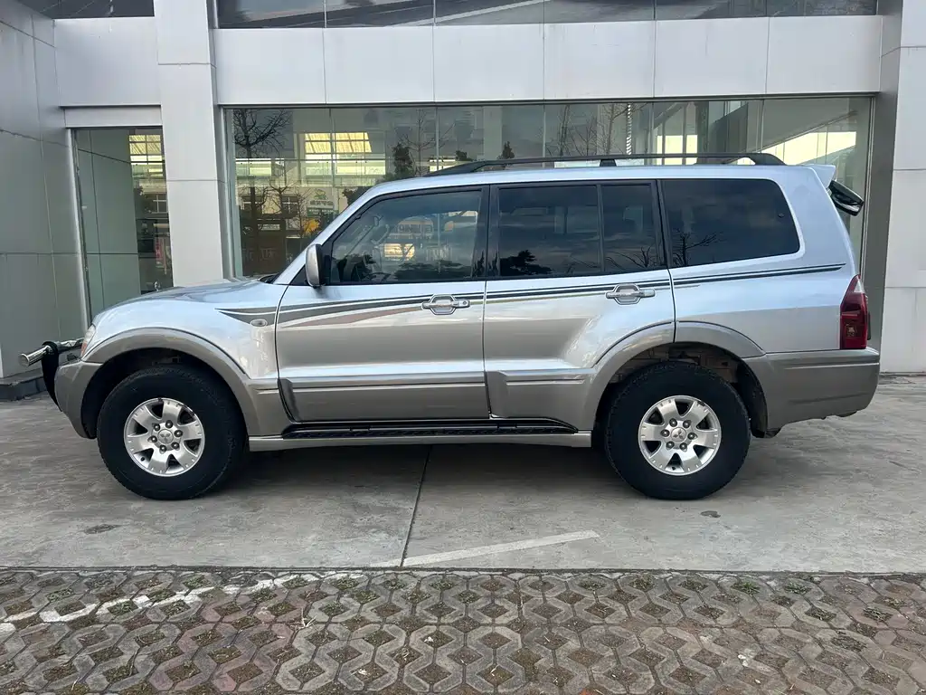 Pajero 帕杰罗 2004款 V73 3.0 L GLS