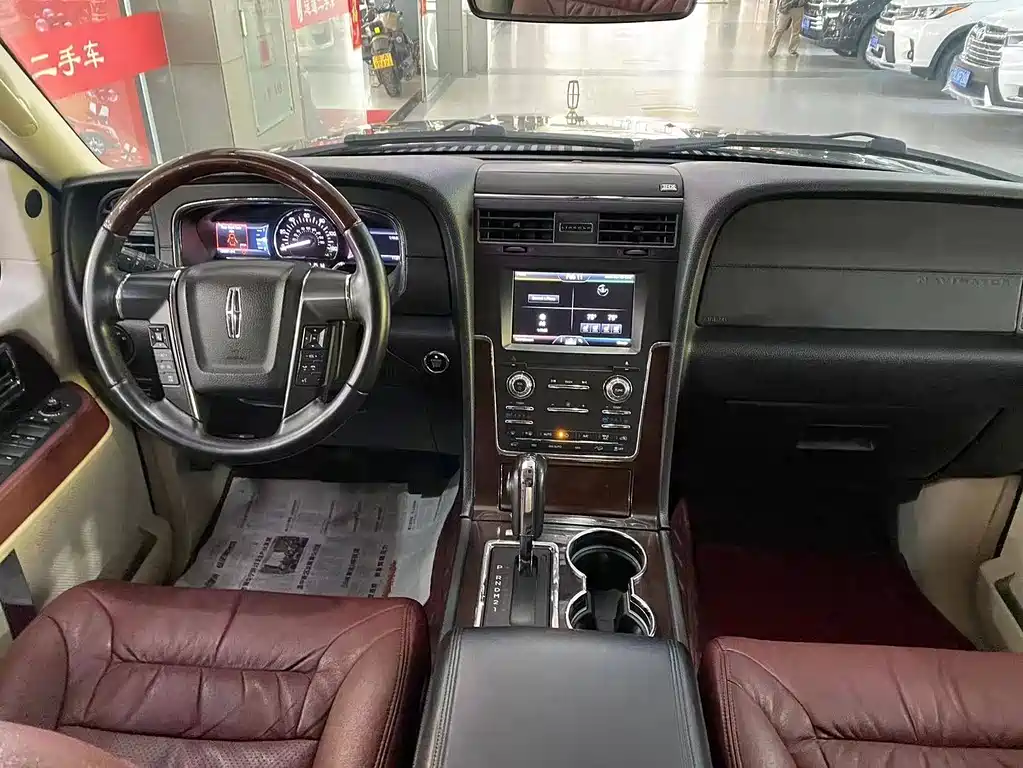 Navigator 3.5 T Auto