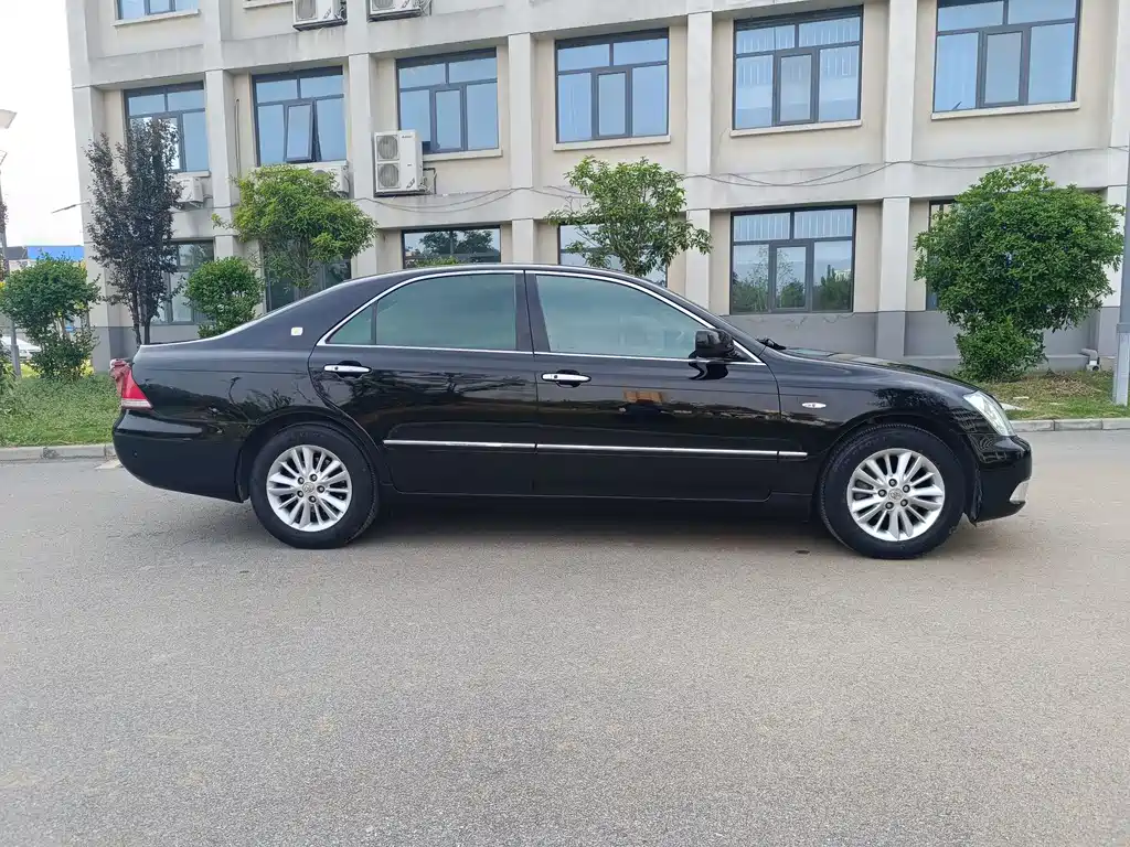 Crown 3.0 L Royal