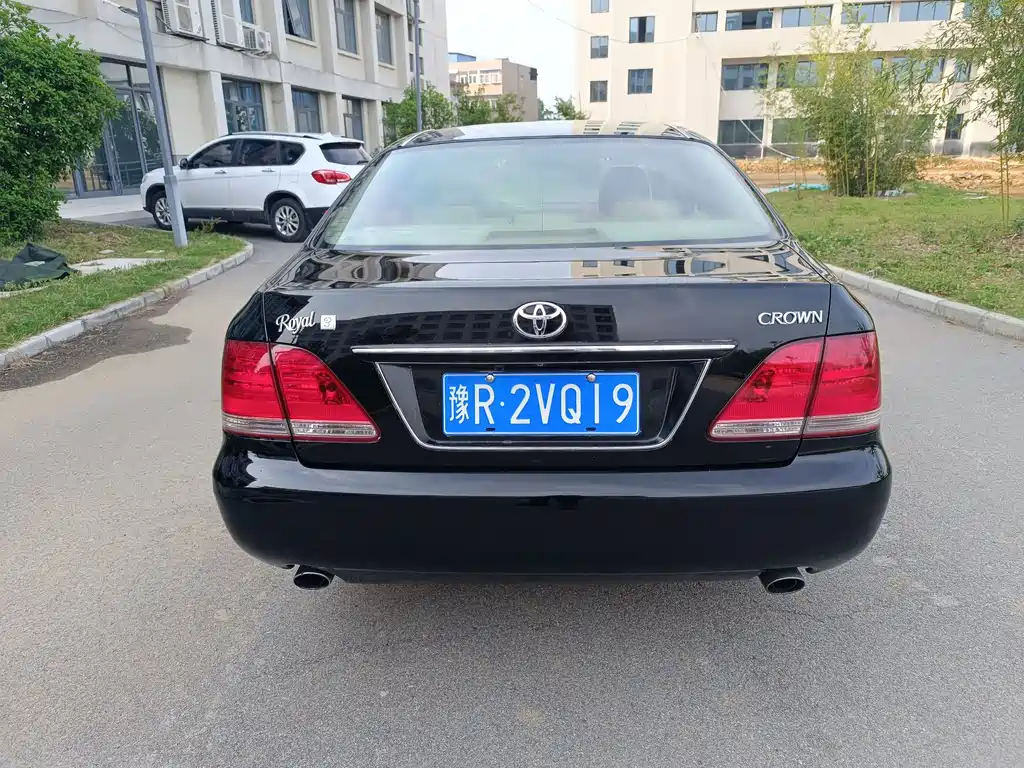 Crown 3.0 L Royal