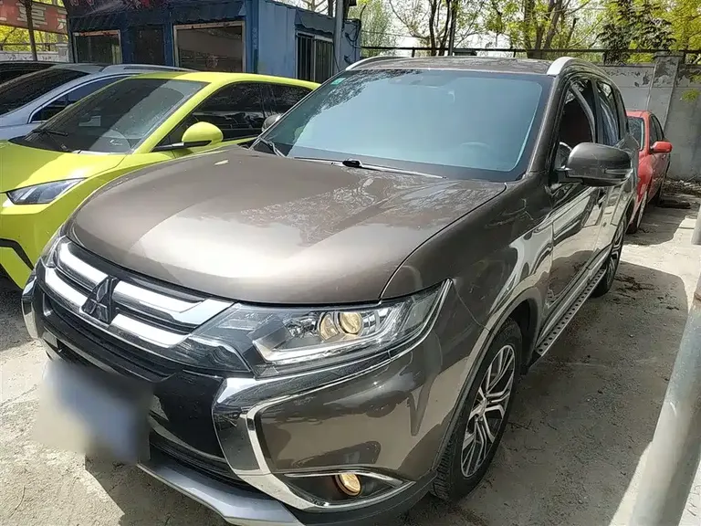 Mitsubishi Outlander 2.0 L 2 WD Glory 5-seat