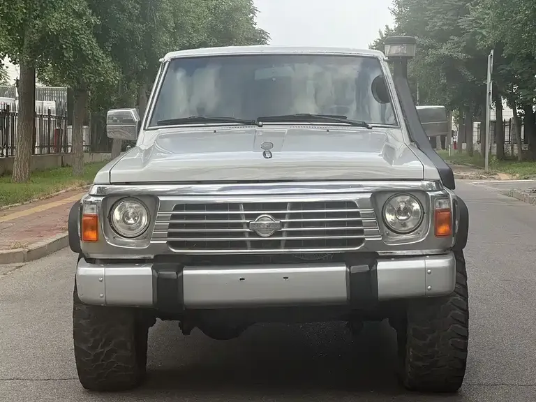 Nissan Patrol 4.2 L Manual
