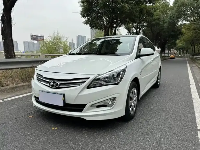 Hyundai Accent 1.4 L Manual Intelligent GLS