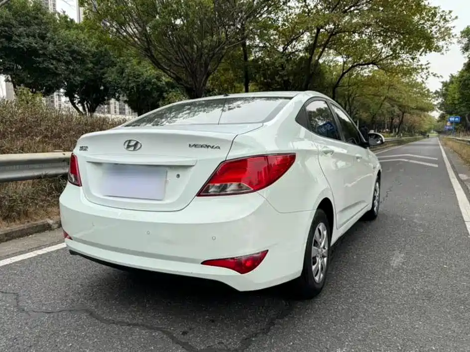 Accent 1.4 L Manual Intelligent GLS