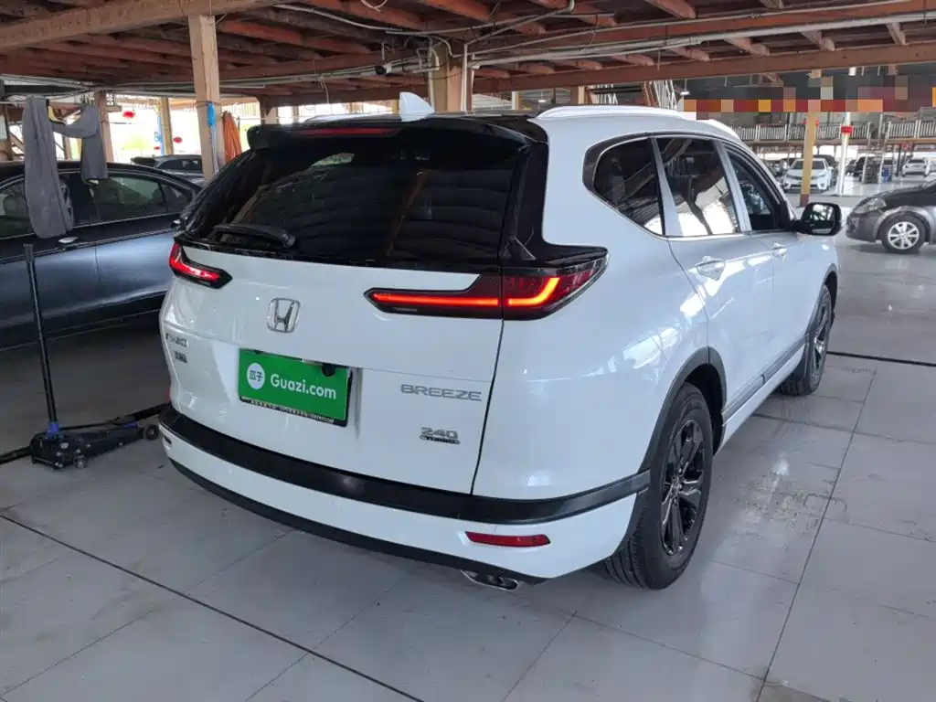 Breeze 240 TURBO CVT 2 WD Luxury
