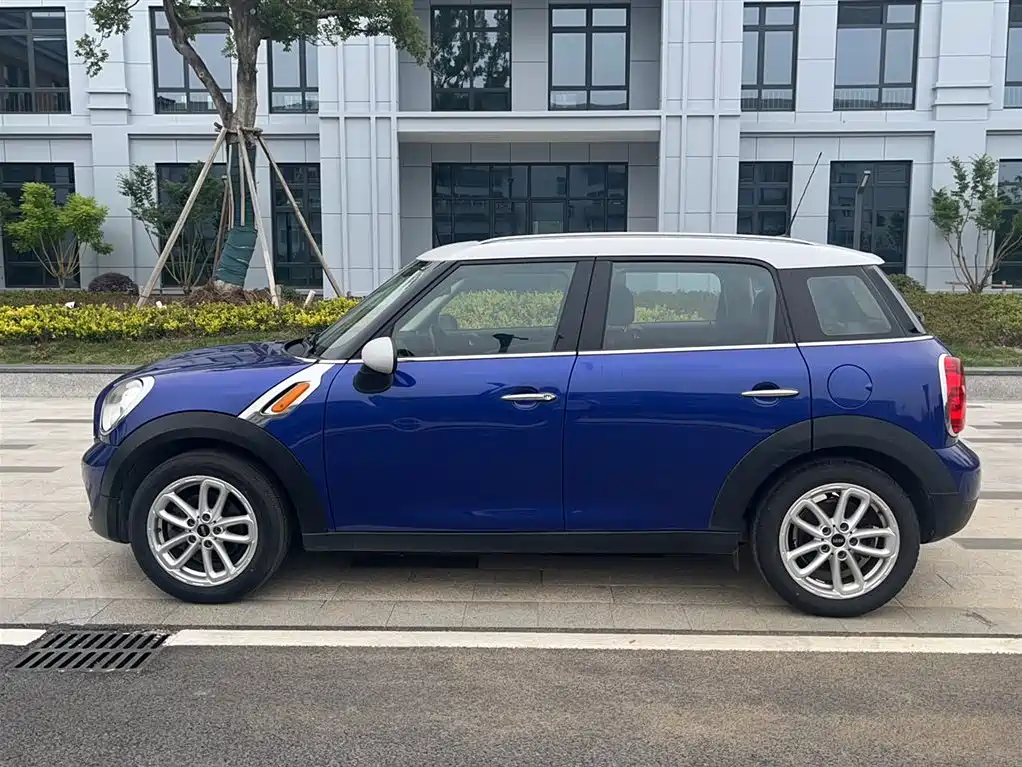 MINI COUNTRYMAN 1.6 L COOPER Fun
