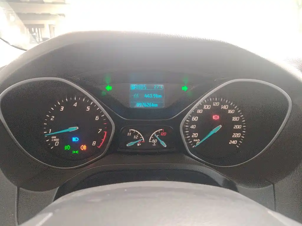 Focus Sedan 1.6 L Auto Comfort