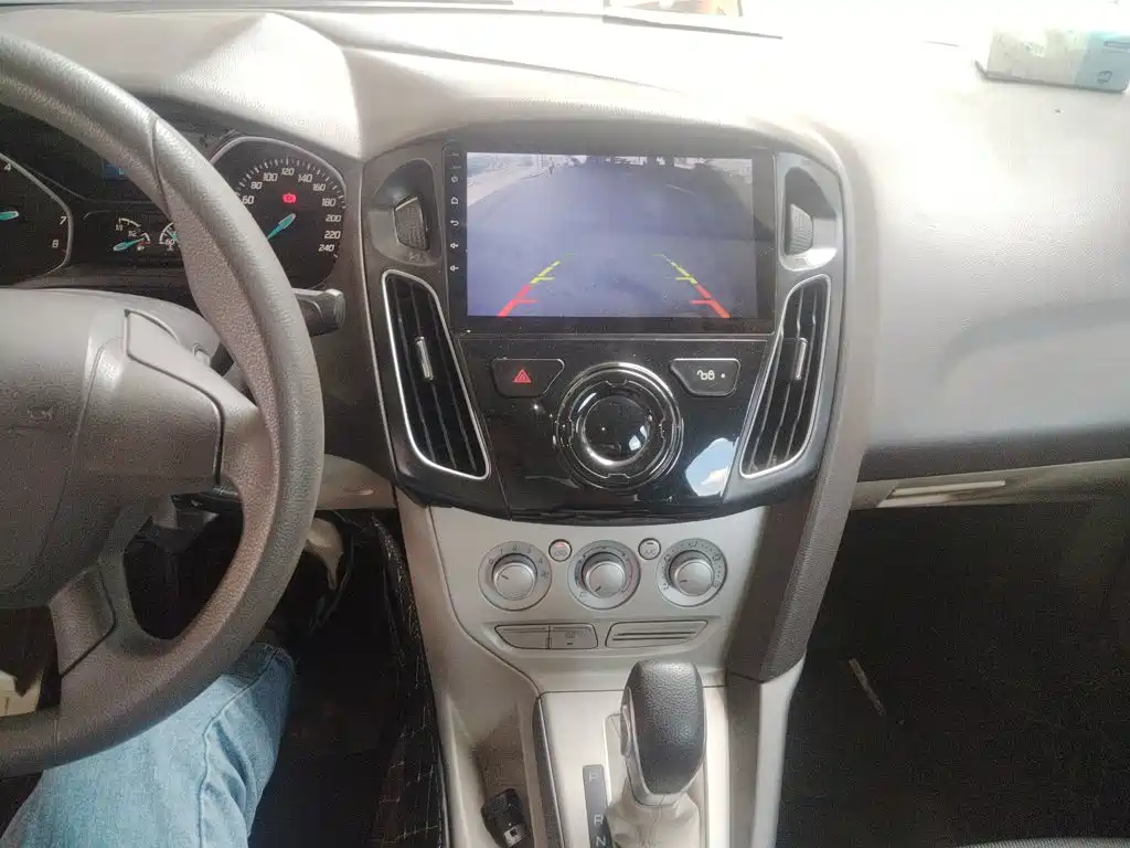 Focus Sedan 1.6 L Auto Comfort