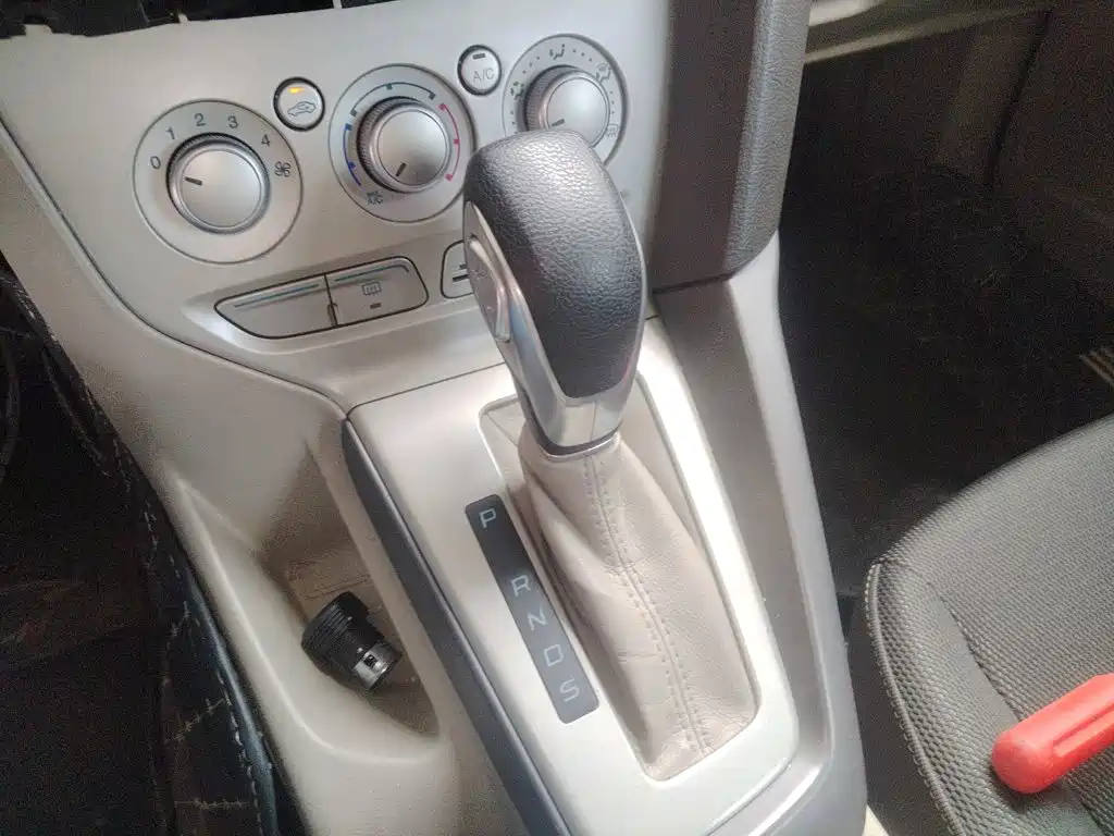 Focus Sedan 1.6 L Auto Comfort