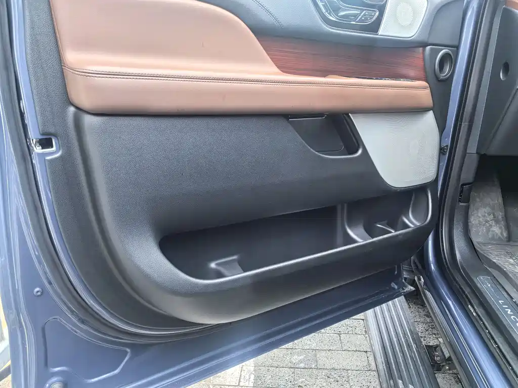 Navigator 3.5 T Honor Shine