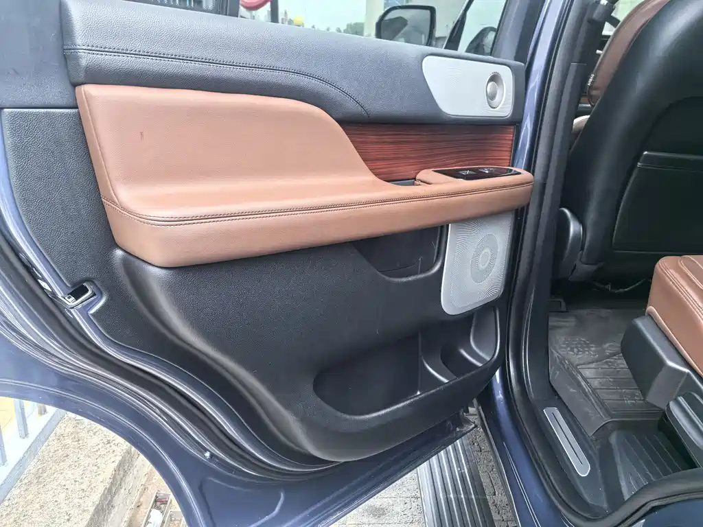 Navigator 3.5 T Honor Shine