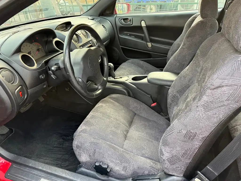 Eclipse 2.4 L Auto