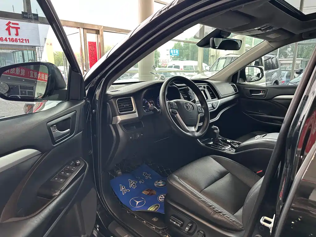 Highlander 2.0 T 2 WD Luxury 7-seat CN-VI