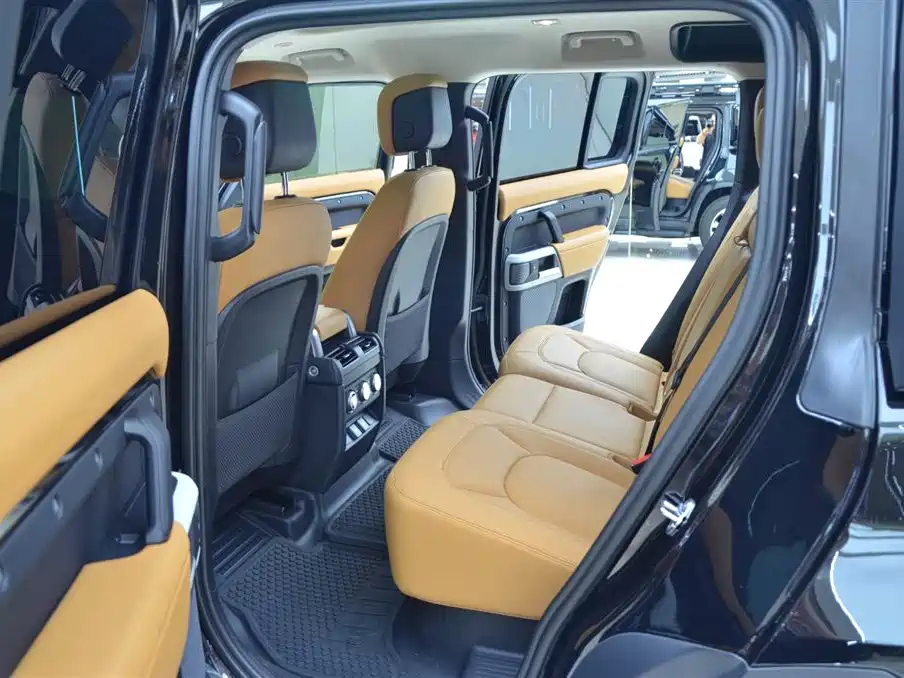 Land Rover Defender Facelift 110 3.0 T P400 Dark Special Edition