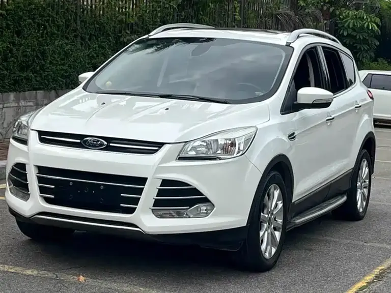 Ford Kuga 2.0 L GTDi 4 WD Elite