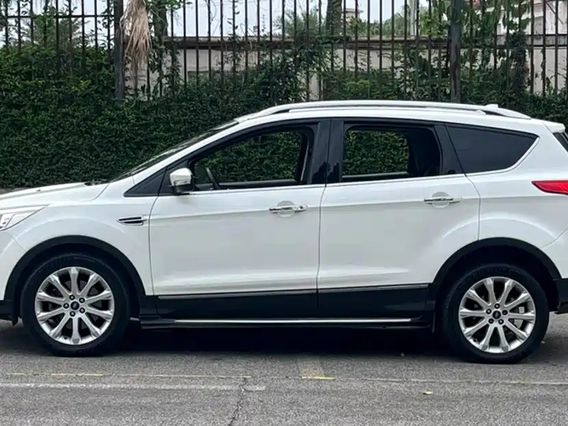 Kuga 2.0 L GTDi 4 WD Elite