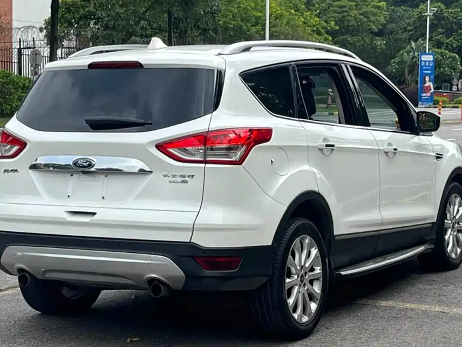 Kuga 2.0 L GTDi 4 WD Elite
