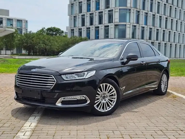 Ford Taurus EcoBoost 245 Luxury