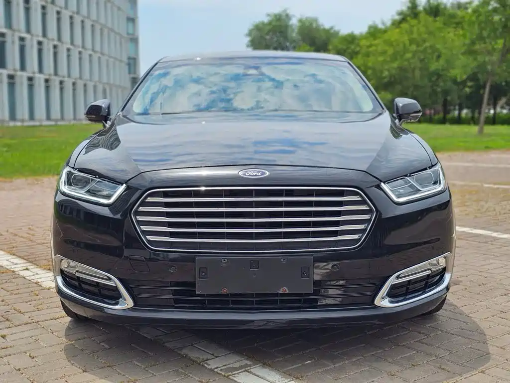 Taurus EcoBoost 245 Luxury