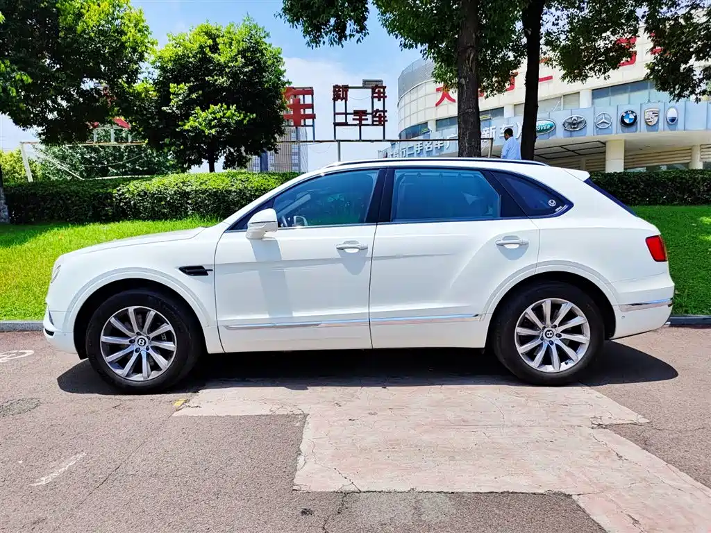 Bentayga 6.0 T Standard