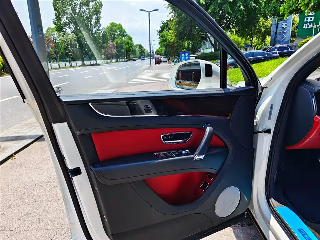 Bentayga 6.0 T Standard
