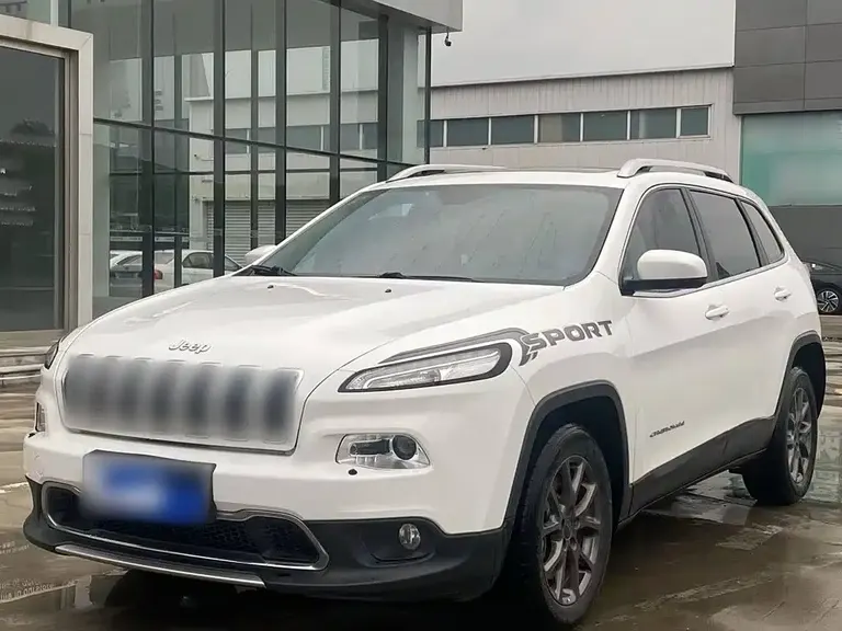 Jeep Cherokee 2.0 L 2 WD Classic Sport