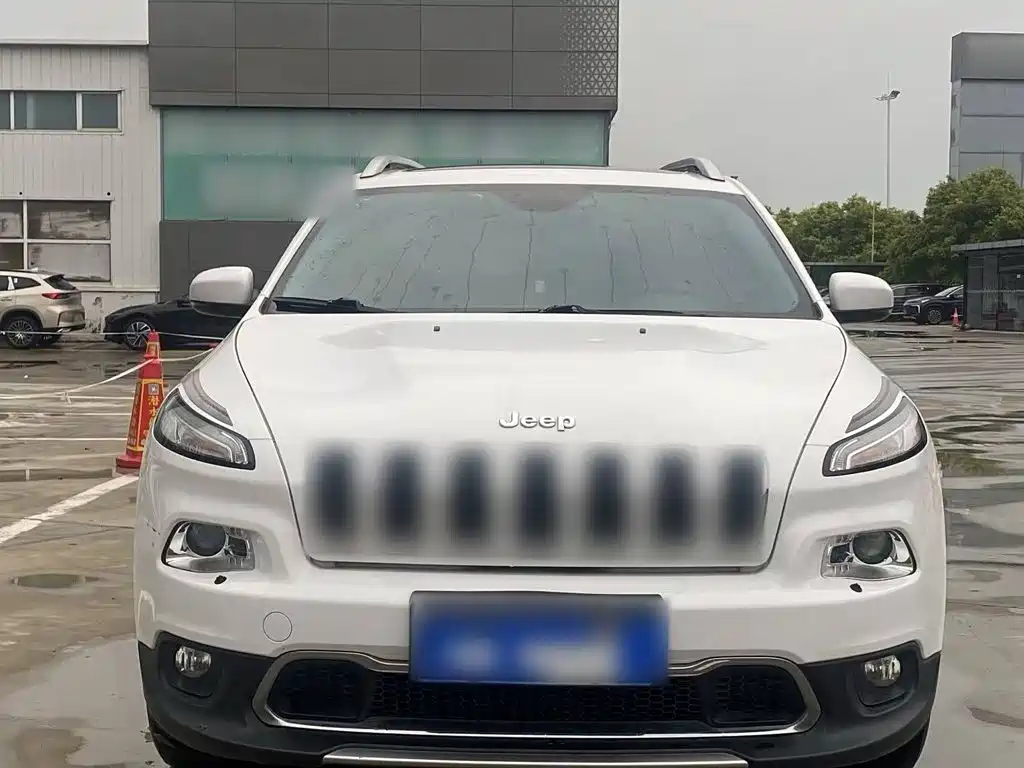 Cherokee 2.0 L 2 WD Classic Sport