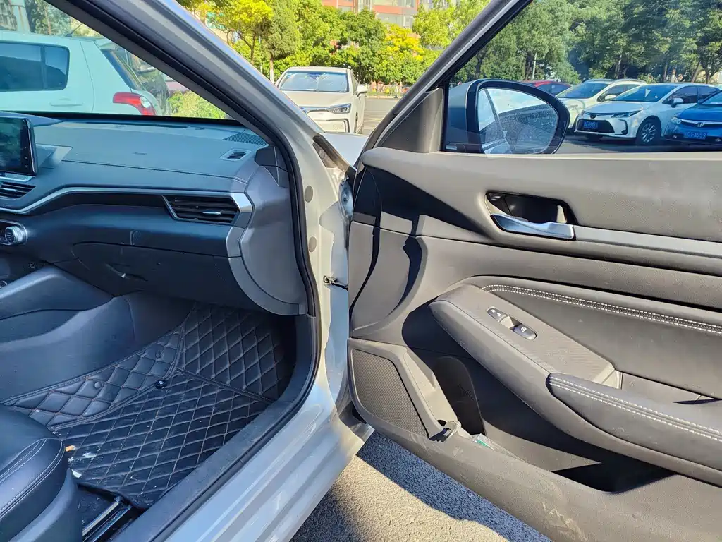 Teana Facelift 2.0 L XL Comfort