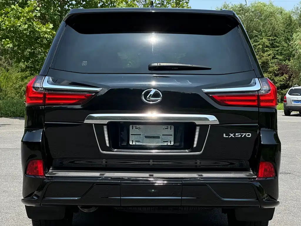 Lexus LX 570