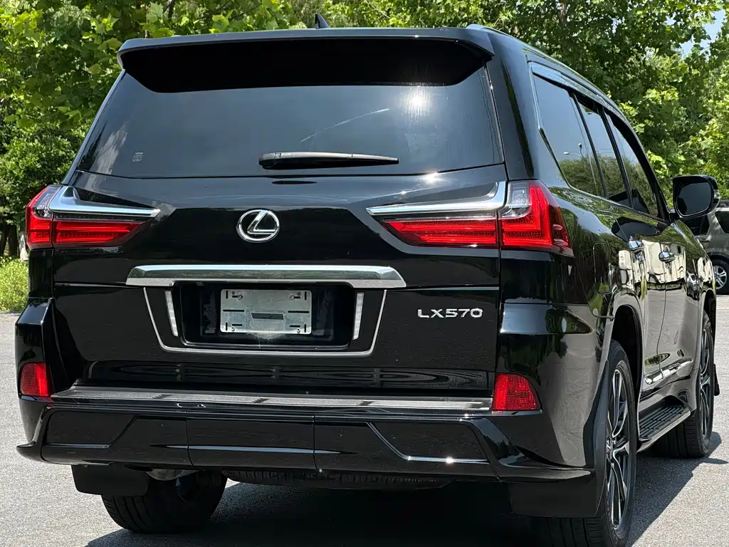 Lexus LX 570