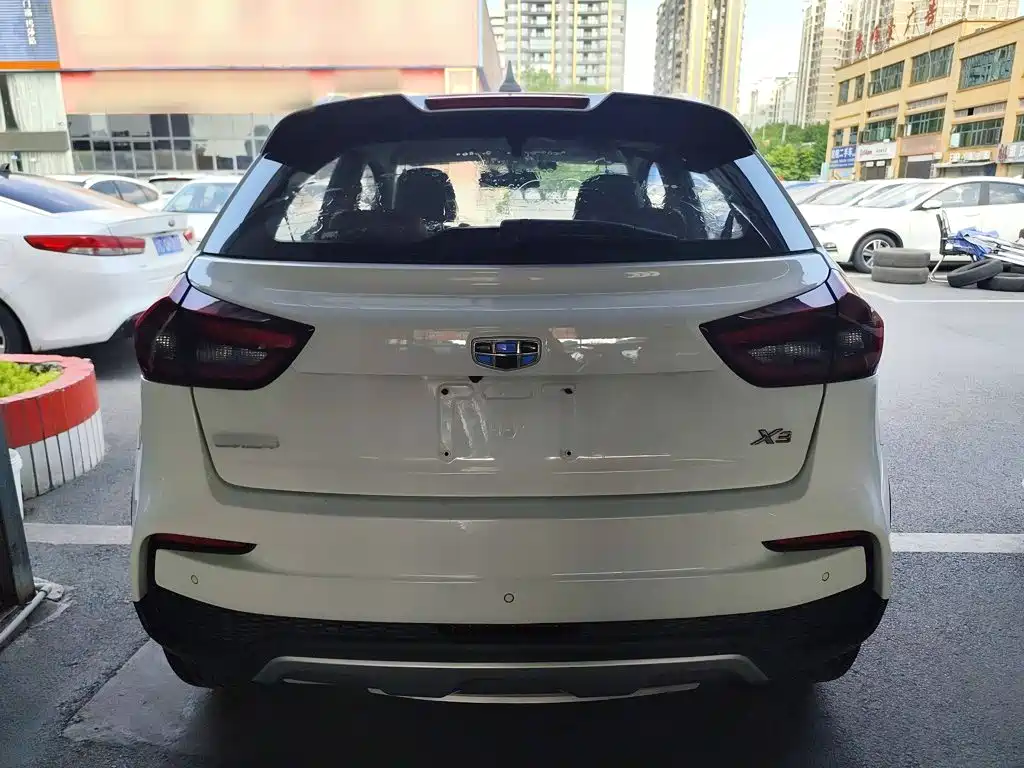 Vision X3 远景X3 2019款 升级版 1.5 L 手动精英型