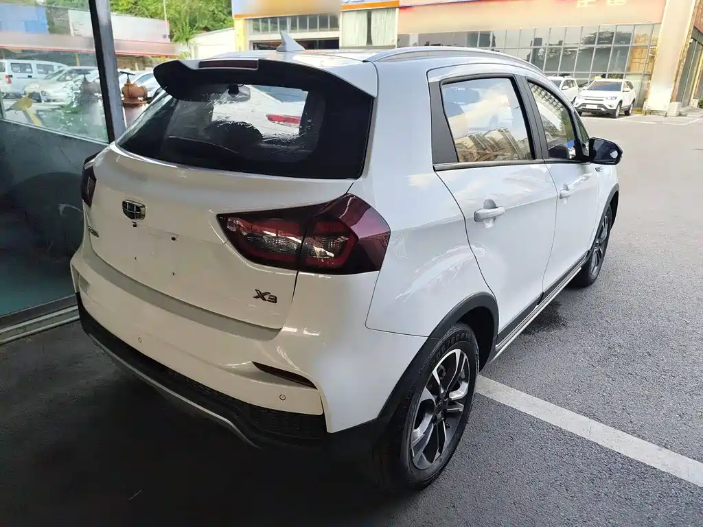 Vision X3 远景X3 2019款 升级版 1.5 L 手动精英型