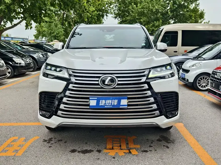 Lexus LX 600 4-seat Super Luxury US Spec