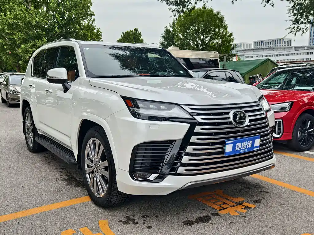 Lexus LX 600 4-seat Super Luxury US Spec