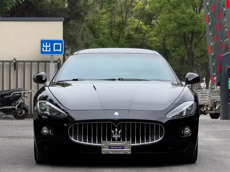 Maserati GranTurismo 4.2 L Auto