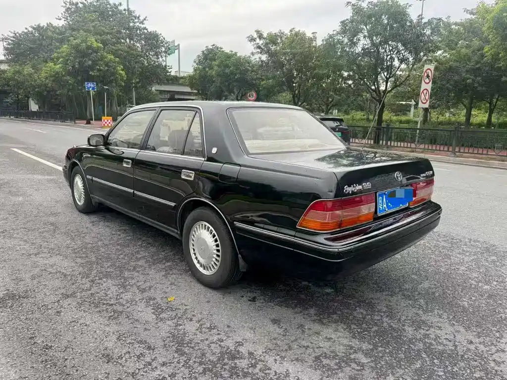 Crown 皇冠 96款 3.0 L