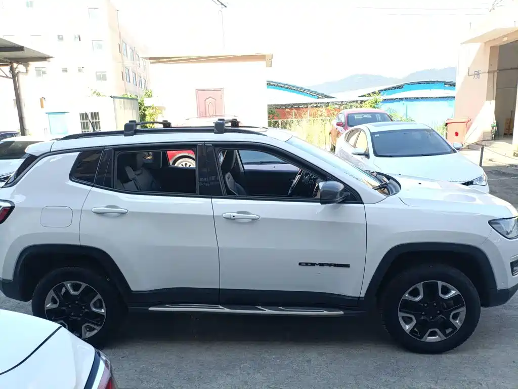 Compass 200 TS Auto High Performance 4 WD