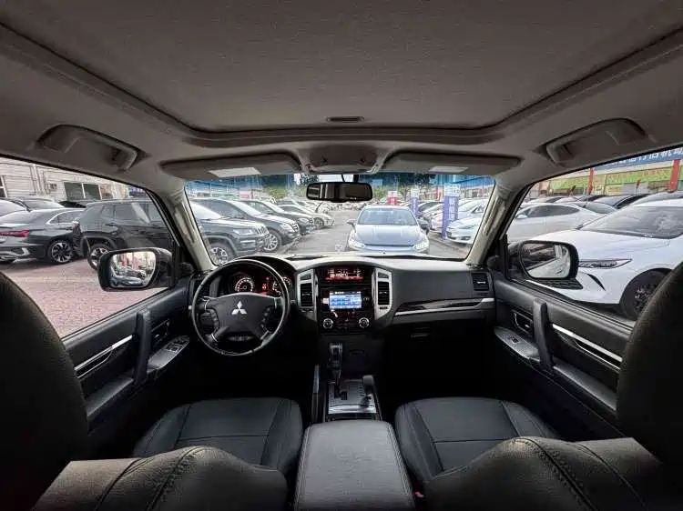 Pajero (Import) 帕杰罗(进口) V87 2018款 3.8 L 中东版