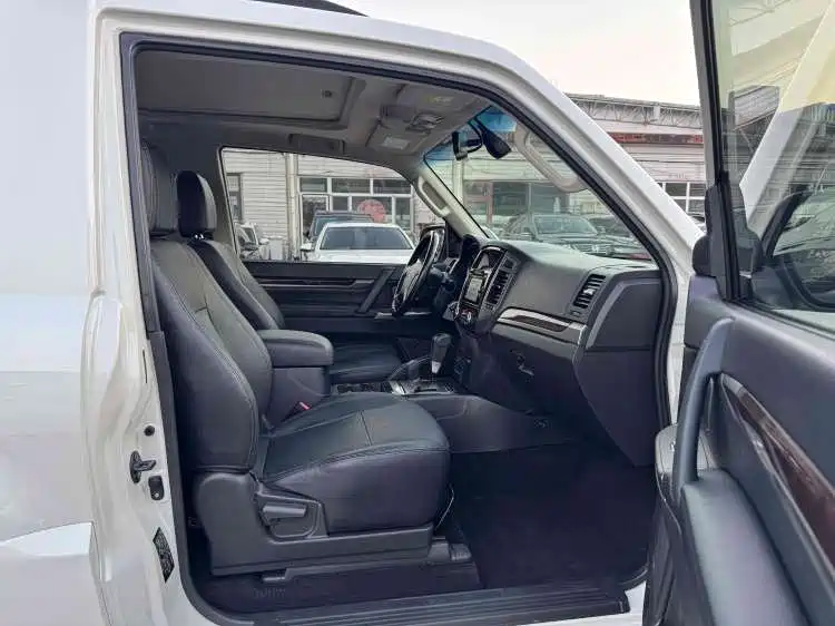 Pajero (Import) 帕杰罗(进口) V87 2018款 3.8 L 中东版