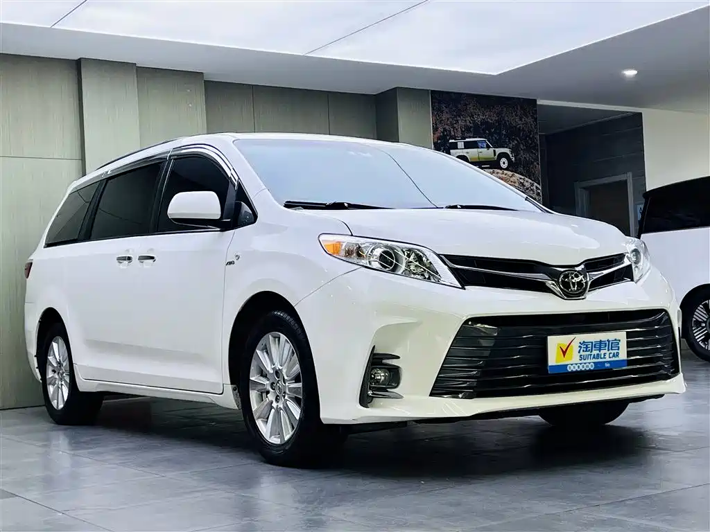 SIENNA 3.5 L Auto