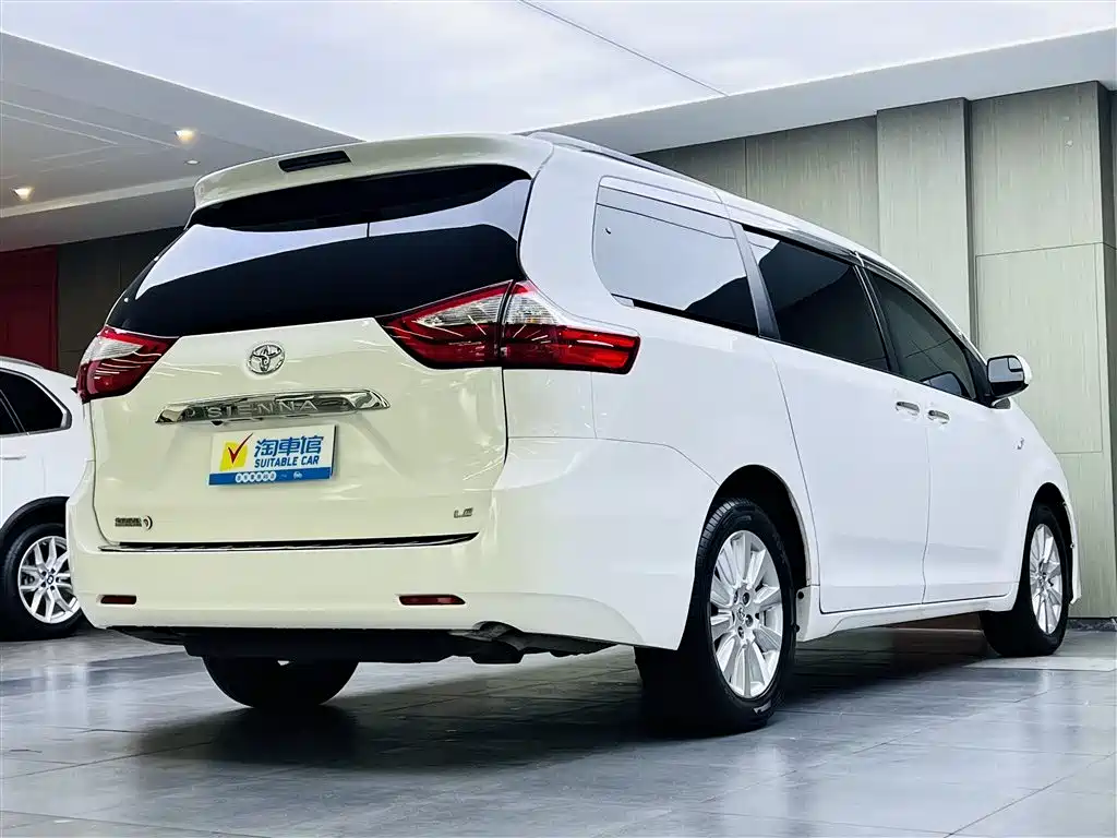 SIENNA 3.5 L Auto