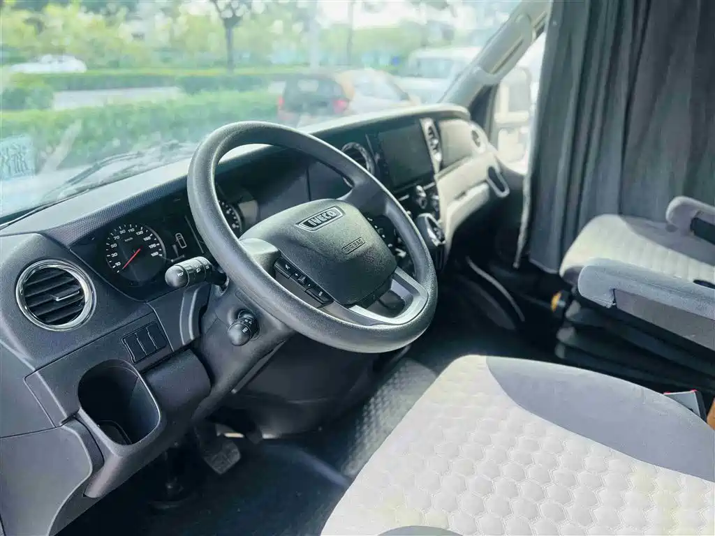 IVECO Daily 依维柯欧胜 2021款 3.0 L 自动