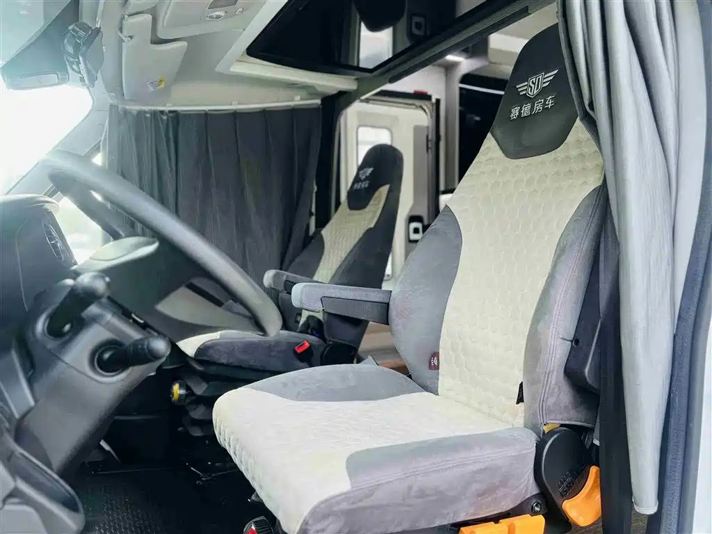 IVECO Daily 依维柯欧胜 2021款 3.0 L 自动