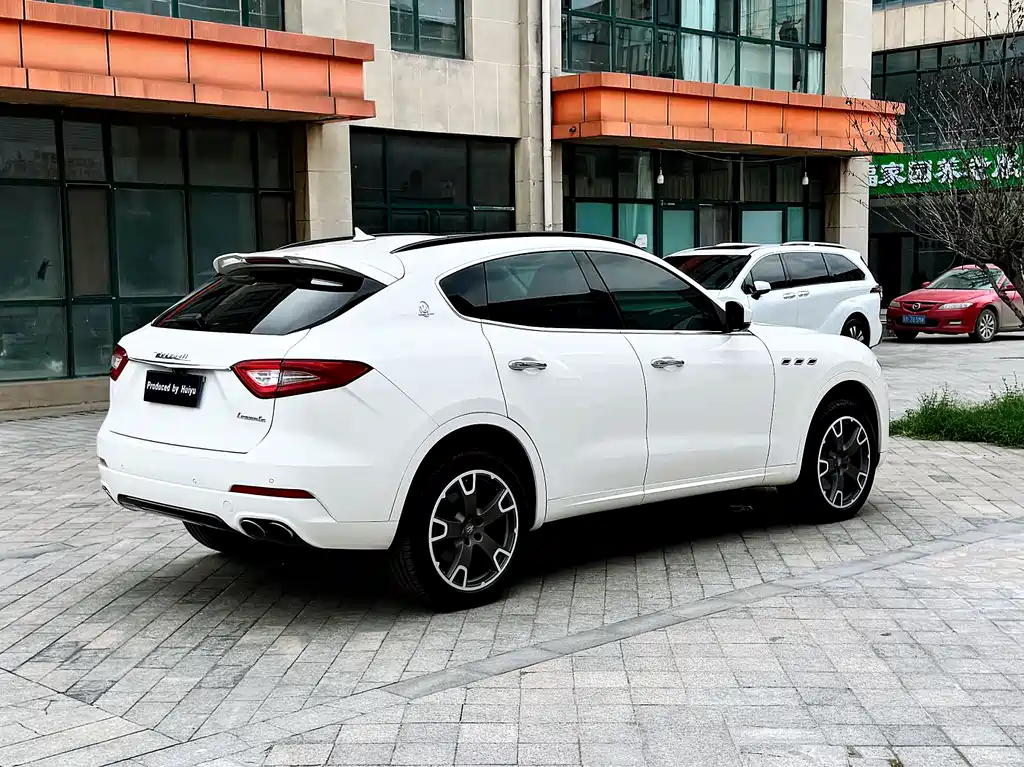Levante 3.0 T Standard