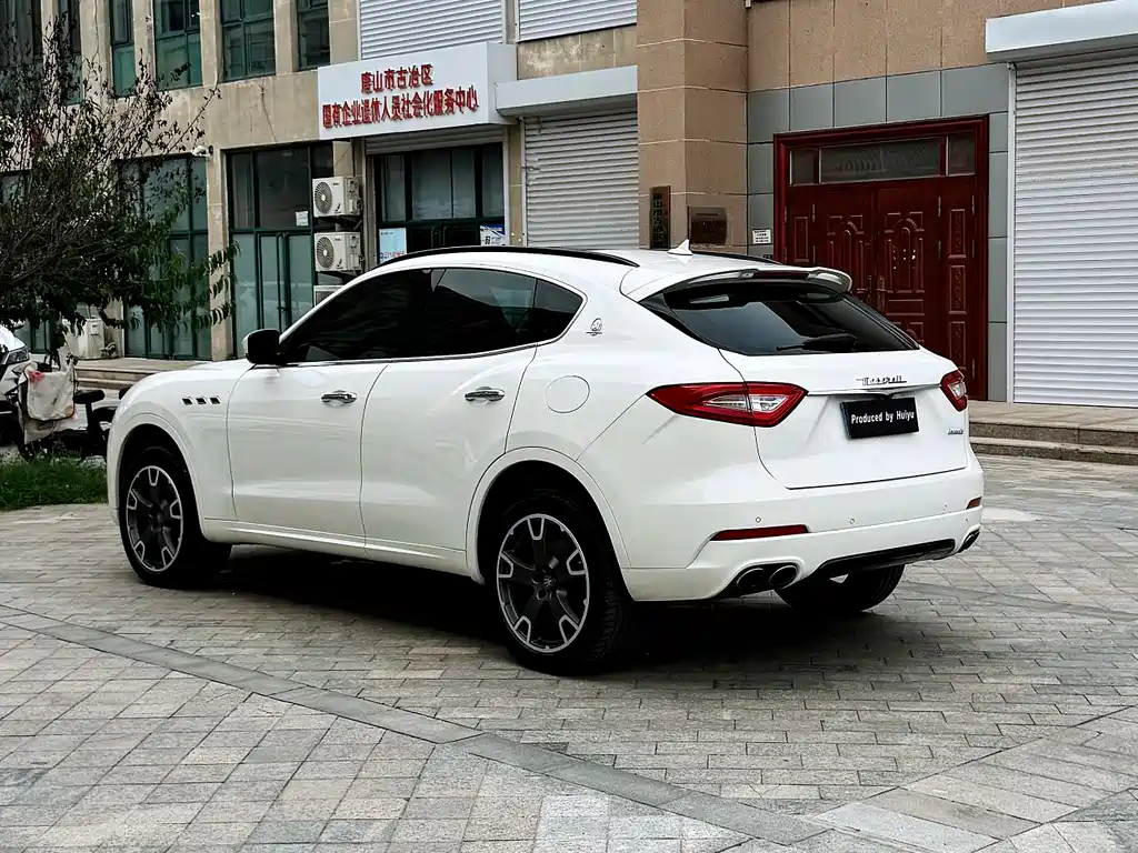 Levante 3.0 T Standard