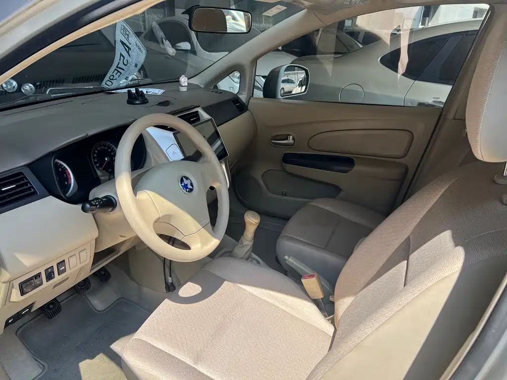 Venucia D50 1.6 L Manual Fashion
