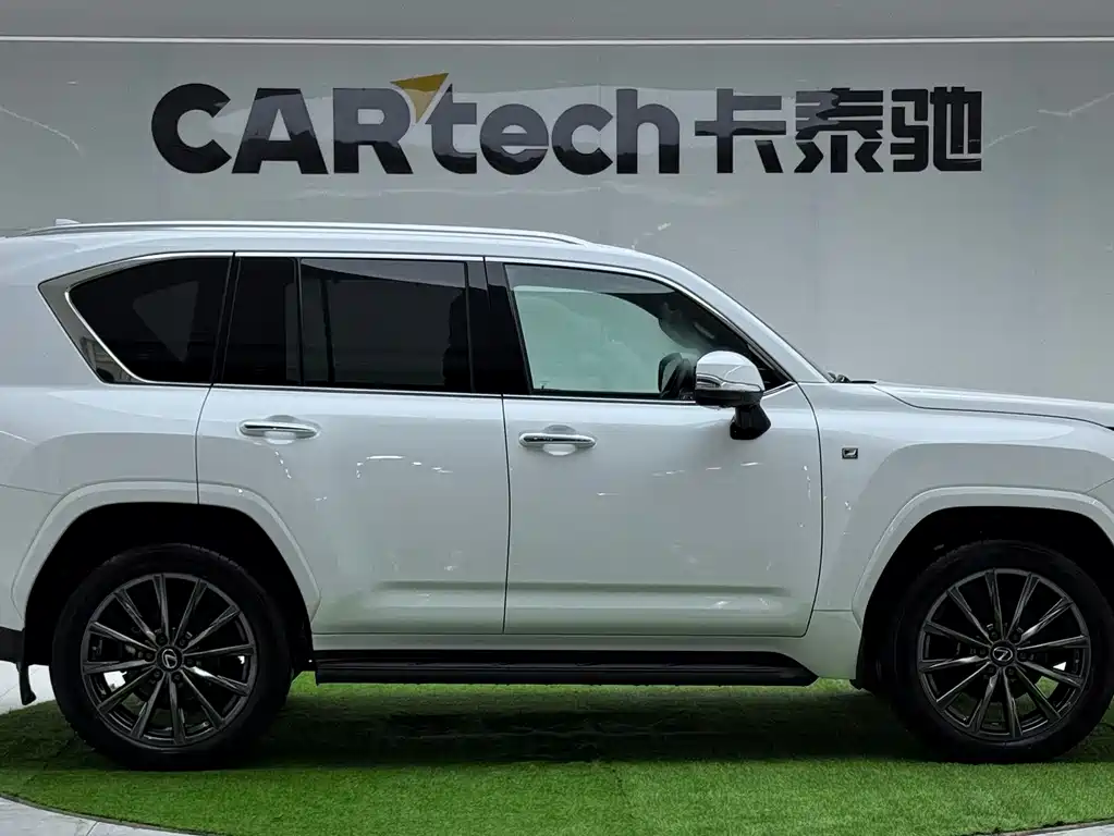 Lexus LX 600 US Spec